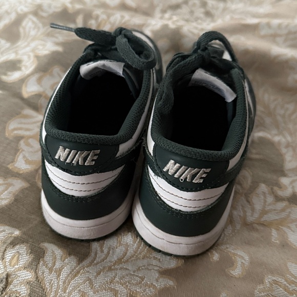 Nike dunk lows size 1Y - Picture 3 of 6